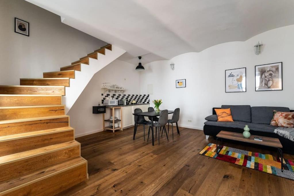 Apartament Neat 1Br Duplex By Metro And Center By Hm Wiedeń Zewnętrze zdjęcie