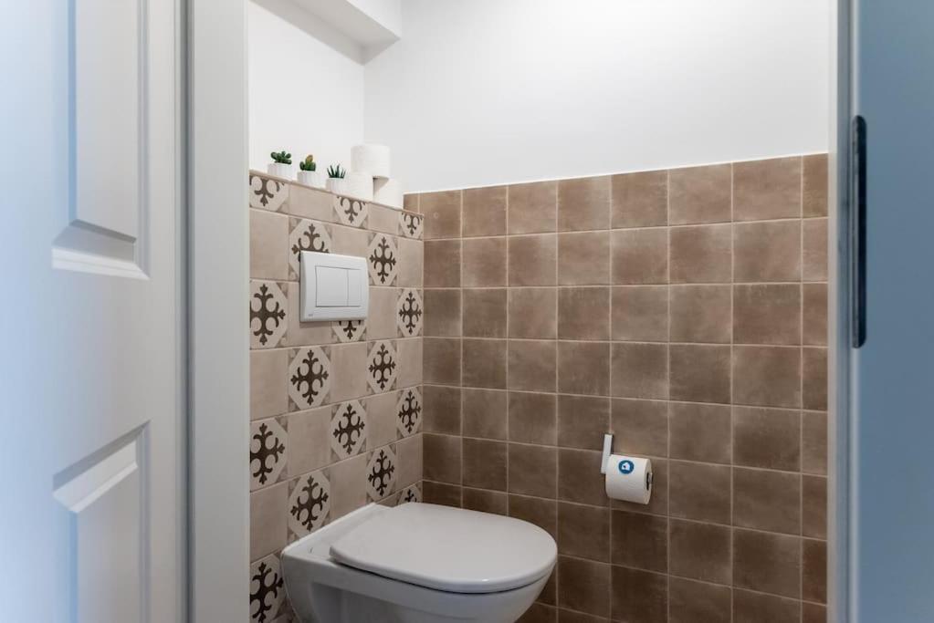 Apartament Neat 1Br Duplex By Metro And Center By Hm Wiedeń Zewnętrze zdjęcie