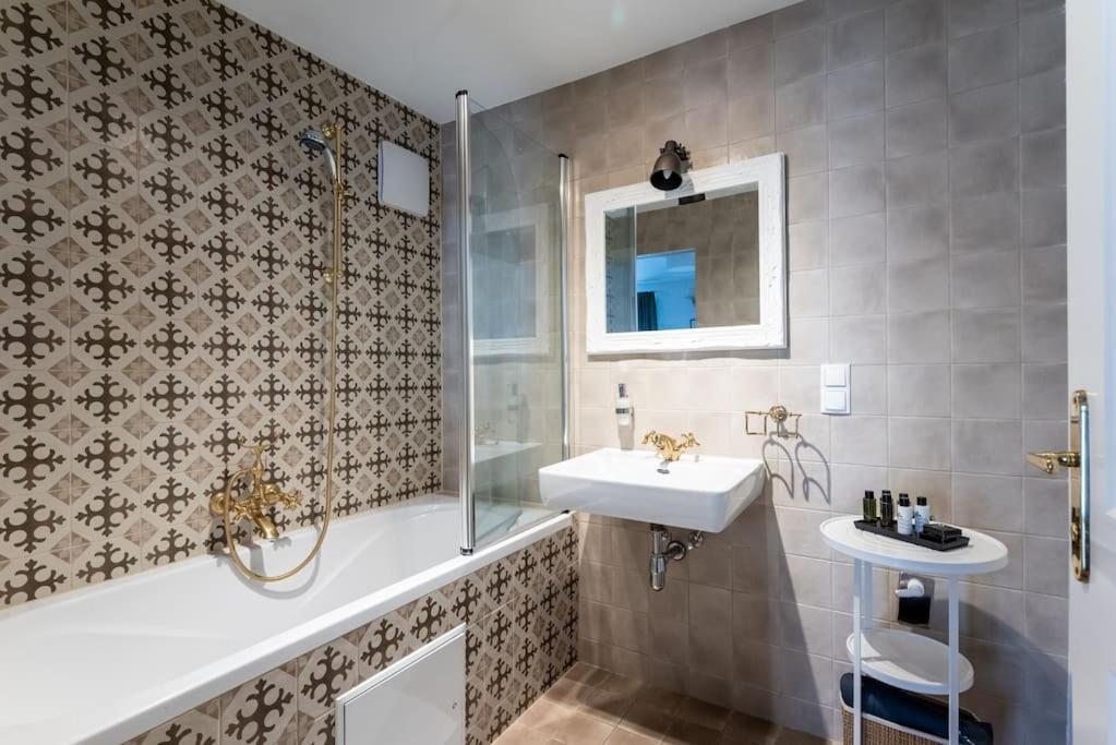 Apartament Neat 1Br Duplex By Metro And Center By Hm Wiedeń Zewnętrze zdjęcie